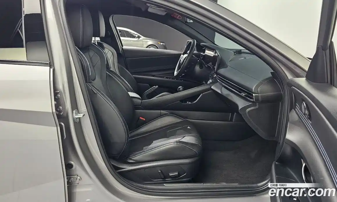 Hyundai Avante 2023 2.0 Механическая в Москве № 381656, фото 11