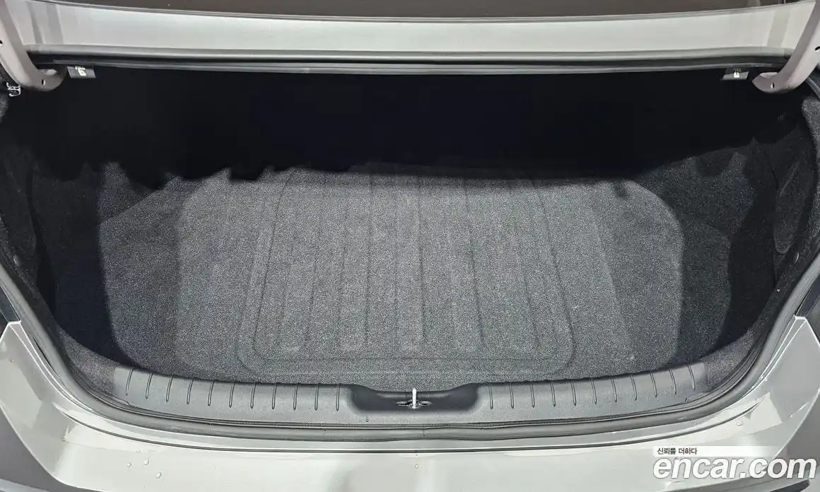 Hyundai Avante 2023 2.0 Механическая в Москве № 381656, фото 20