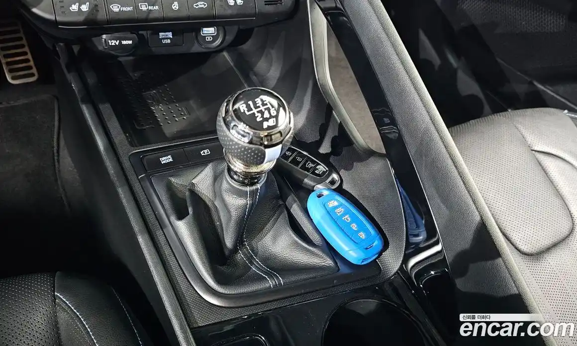 Hyundai Avante 2023 2.0 Механическая в Москве № 381656, фото 9