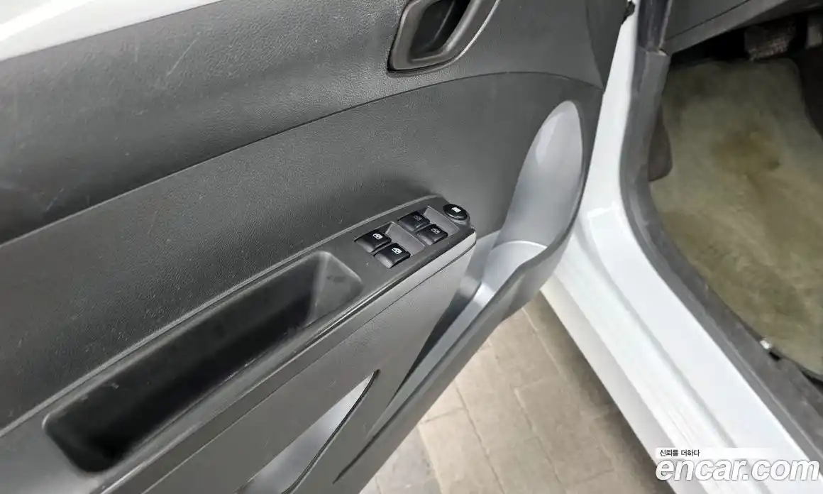 Chevrolet Spark 2013 1.0 Автомат в Москве № 38206, фото 17