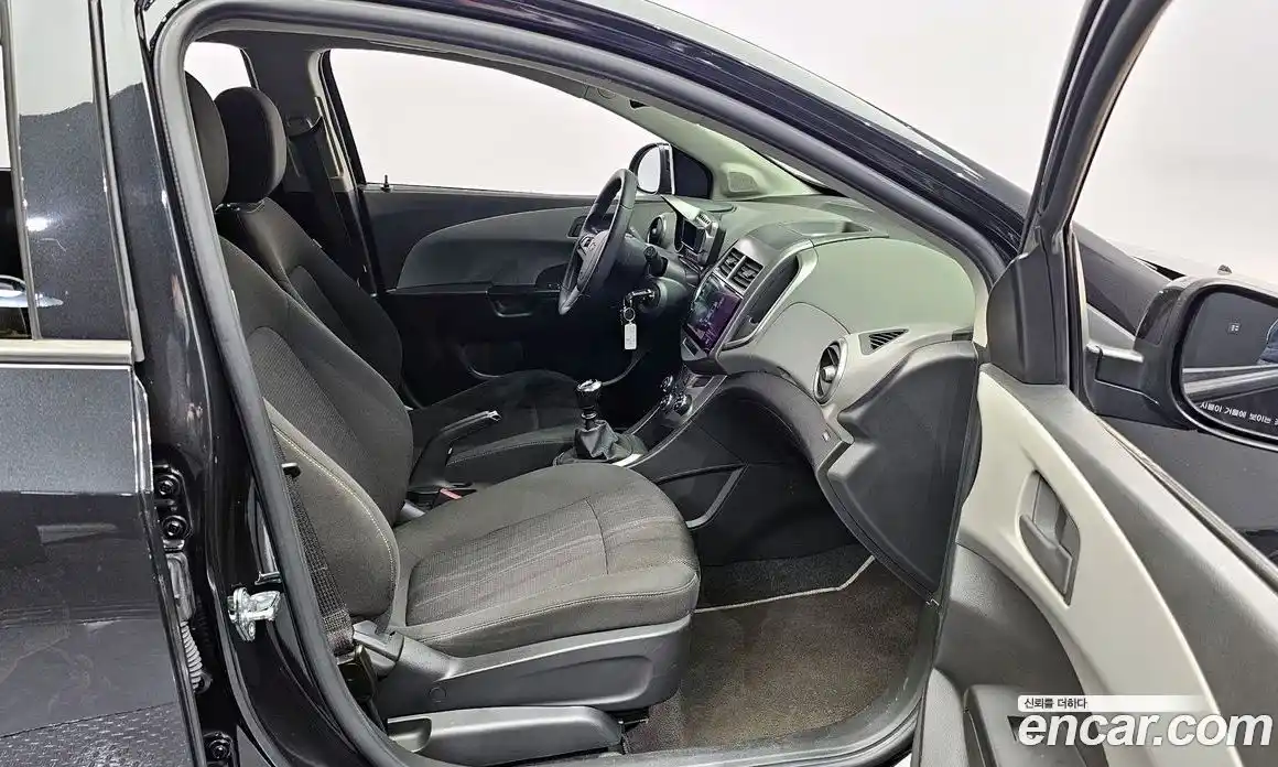 Chevrolet Aveo 2015 1.4 Механическая в Москве № 39676, фото 11