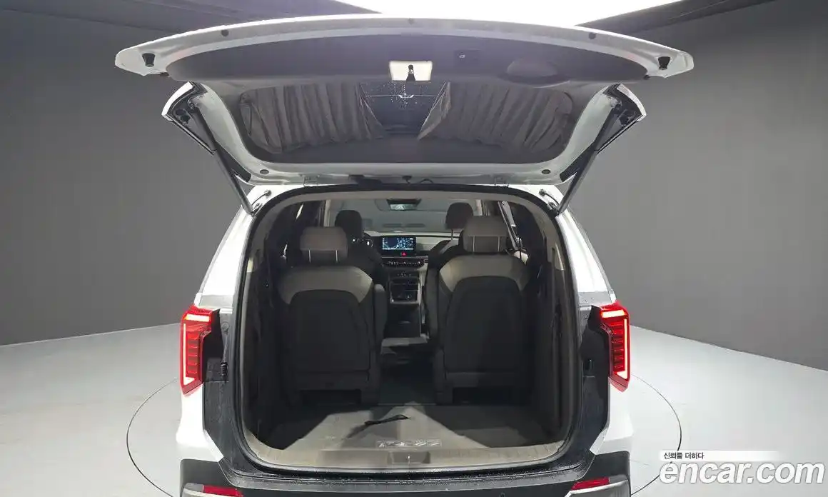 Kia Canival 2024 3.5 Автомат в Москве № 401904, фото 20