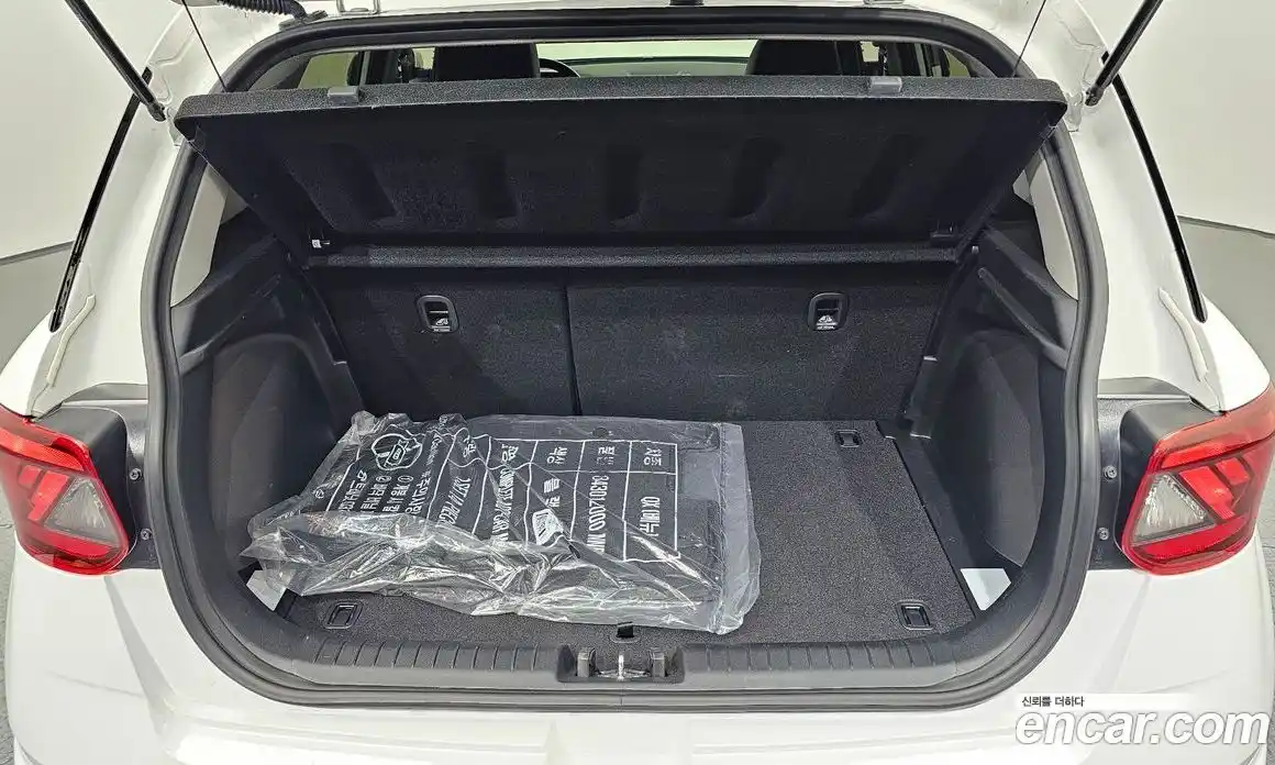 Hyundai Venue 2023 1.6 Автомат в Москве № 45066, фото 13