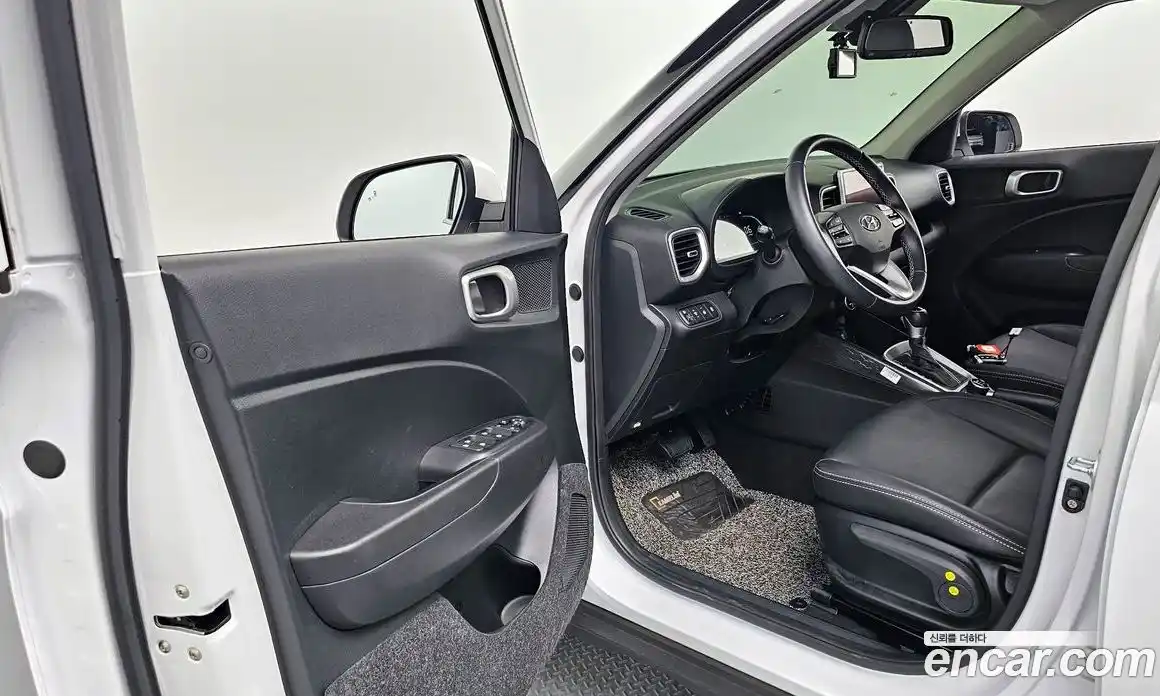 Hyundai Venue 2023 1.6 Автомат в Москве № 45066, фото 14