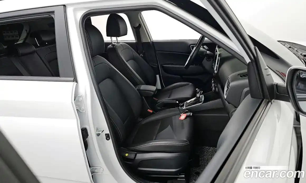 Hyundai Venue 2023 1.6 Автомат в Москве № 45066, фото 15