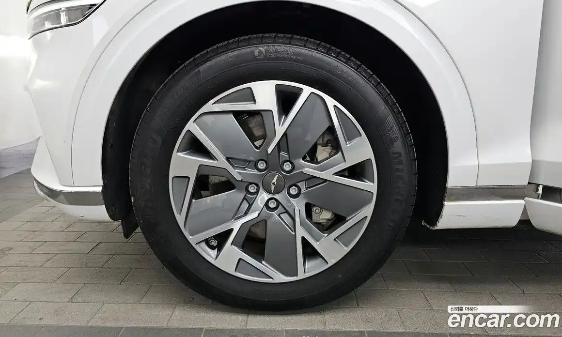 Genesis GV70 2024 0.1 Автомат в Москве № 56680, фото 13