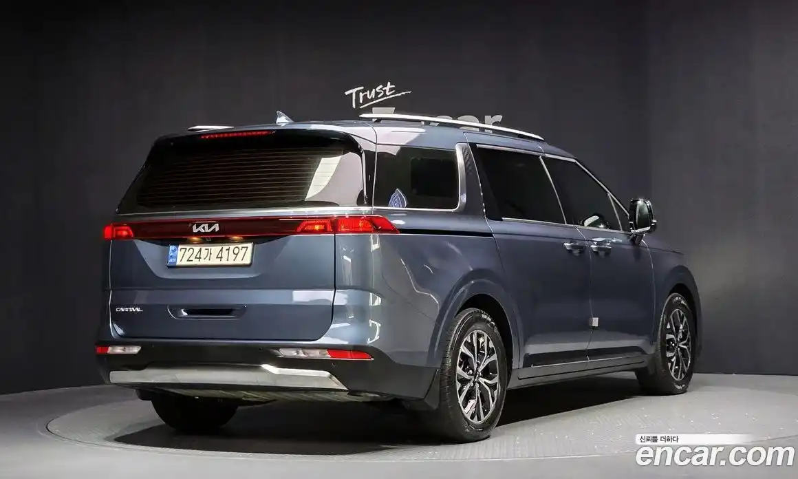 Kia Canival 2023 2.2 Автомат в Москве № 101950, фото 2