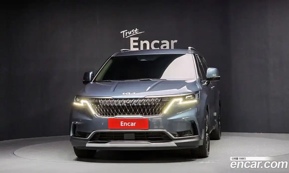 Kia Canival 2023 2.2 Автомат в Москве № 101950, фото 3