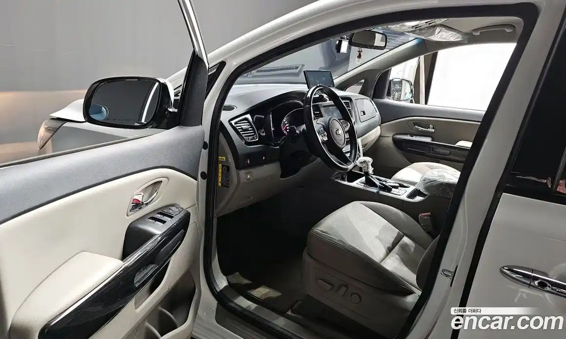 Kia Canival 2020 2.2 Автомат в Москве № 102369, фото 16