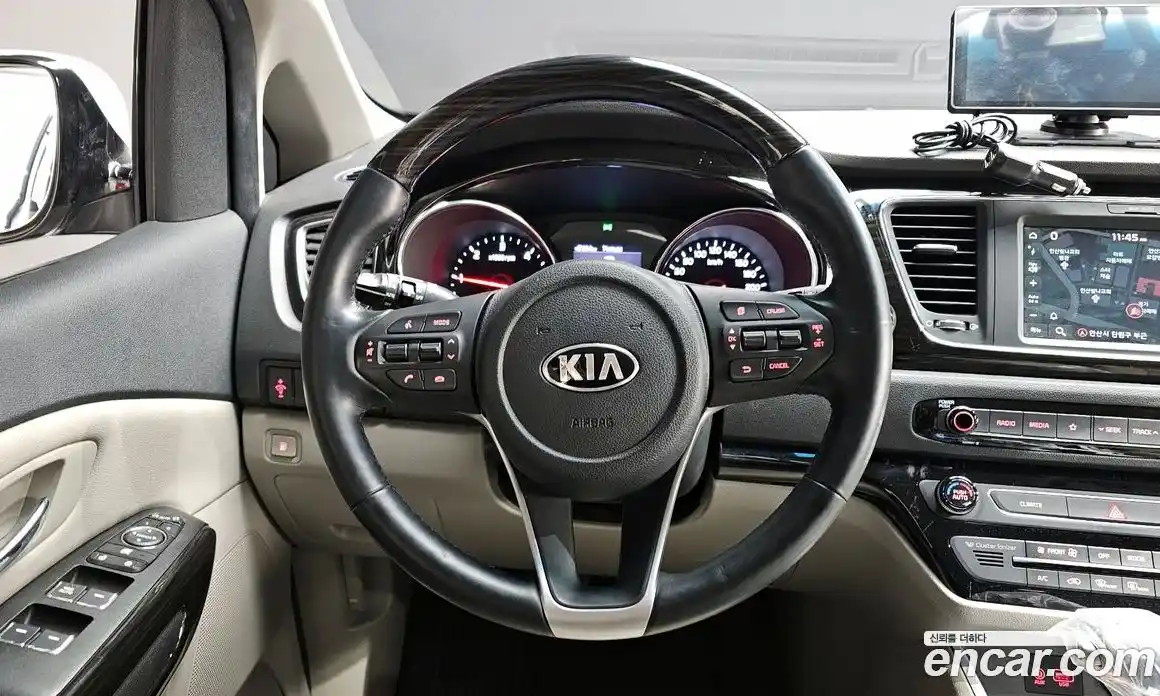 Kia Canival 2020 2.2 Автомат в Москве № 102369, фото 17