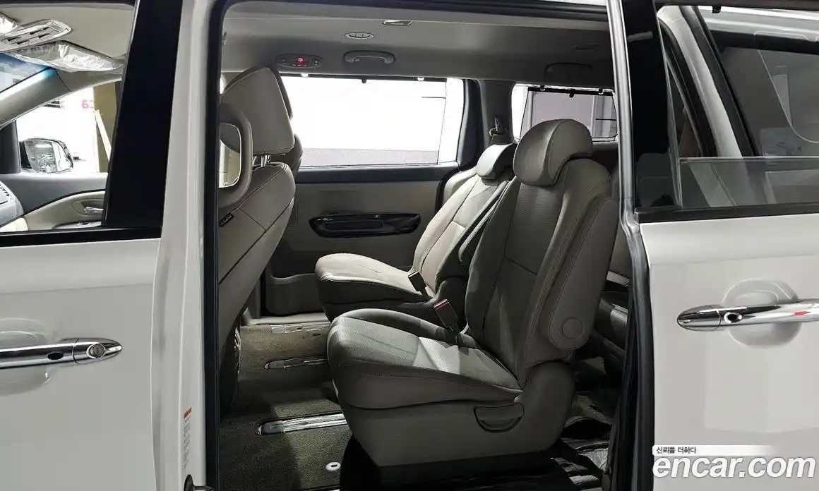 Kia Canival 2020 2.2 Автомат в Москве № 102369, фото 20