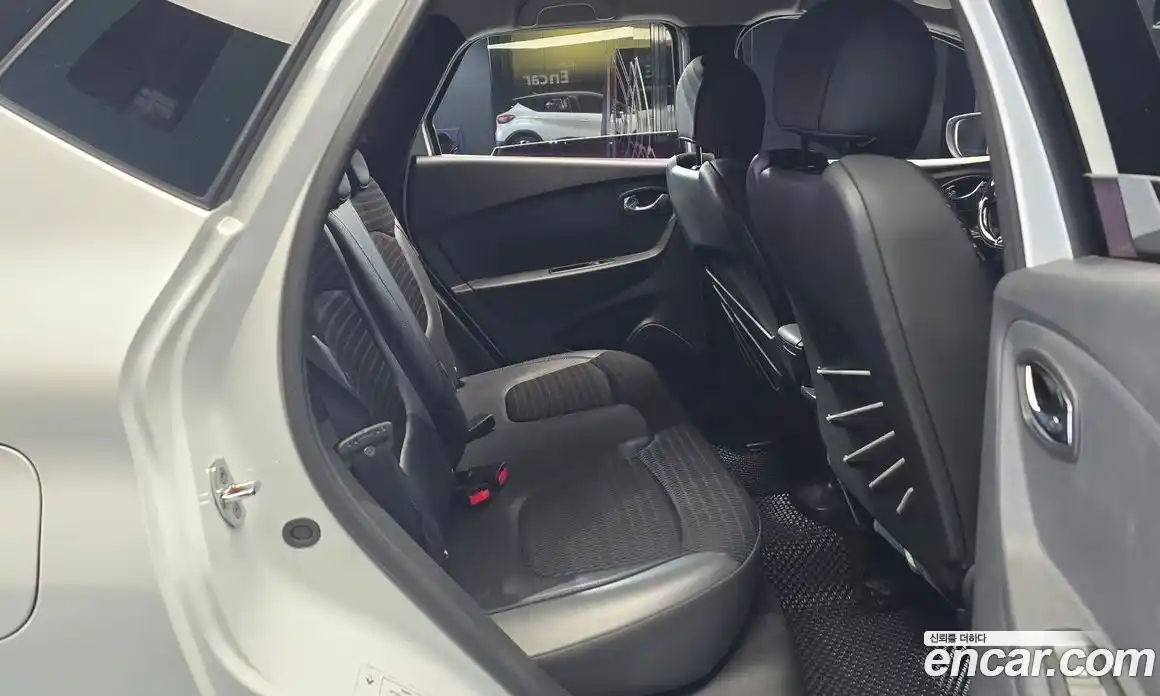 Renault QM3 2017 1.5 Автомат в Москве № 106138, фото 11