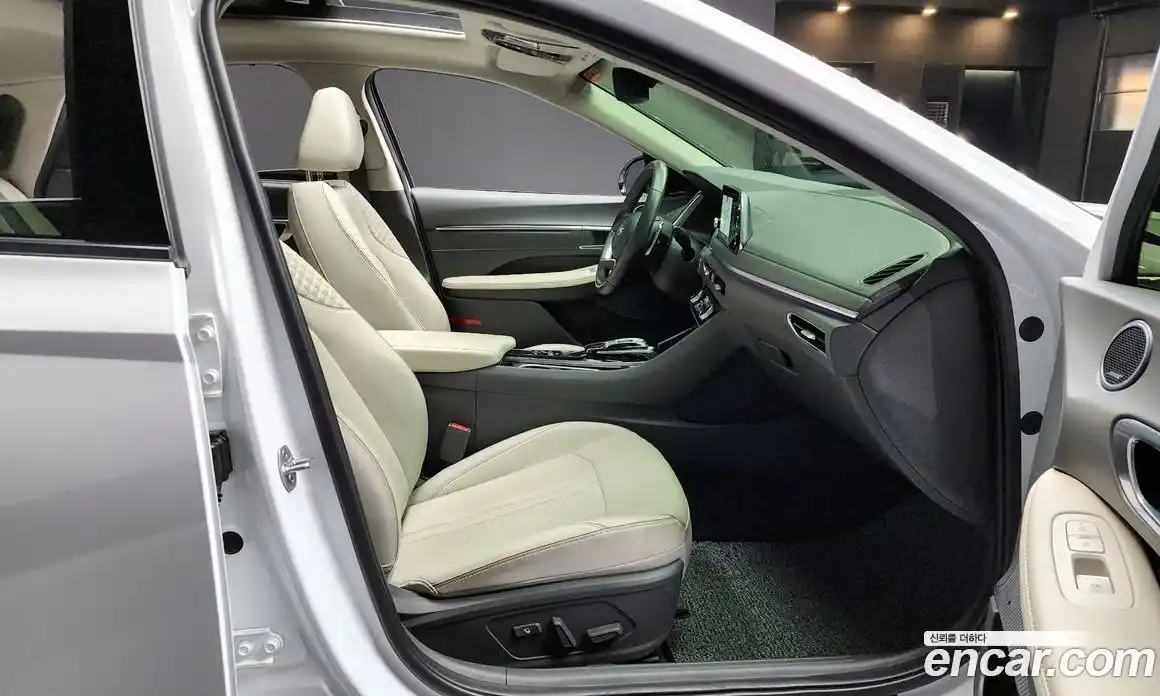 Hyundai Sonata 2023 1.6 Автомат в Москве № 108591, фото 9