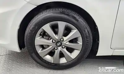 Hyundai Accent 2019 1.6 Автомат в Москве № 110614, миниатюра 5