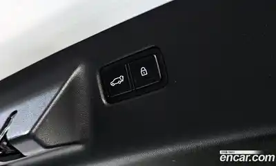 Hyundai Santa Fe 2024 1.6 Автомат в Москве № 112018, миниатюра 8