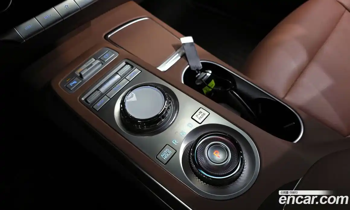 Genesis GV70 2022 2.5 Автомат в Москве № 118032, фото 20