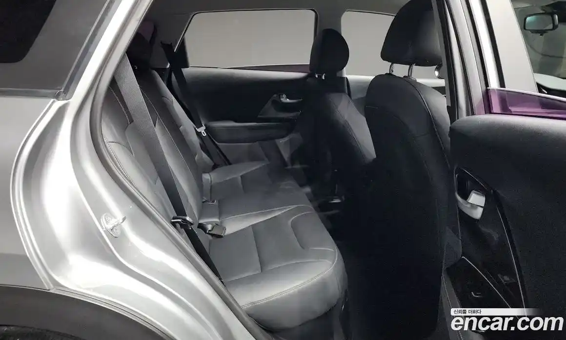 Kia Niro 2020 1.6 Автомат в Москве № 121499, фото 12