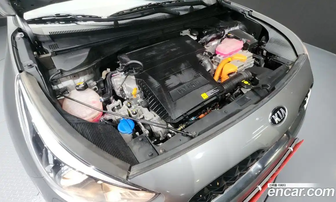 Kia Niro 2020 1.6 Автомат в Москве № 121499, фото 17