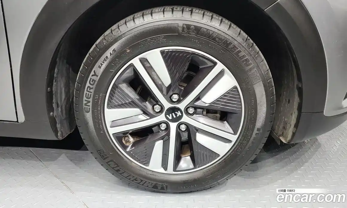 Kia Niro 2020 1.6 Автомат в Москве № 121499, фото 18