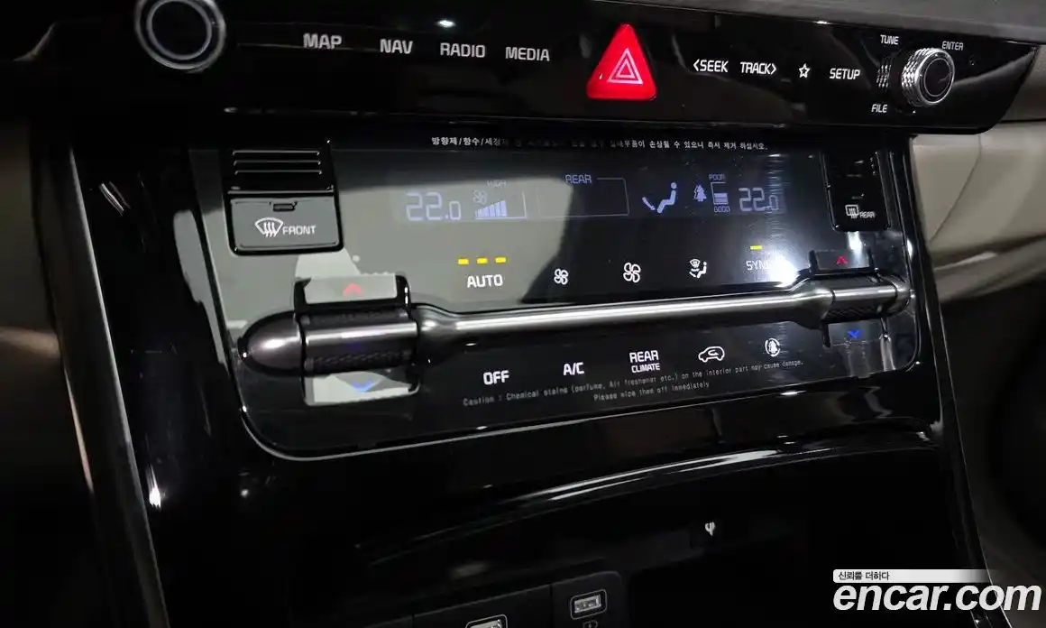 Kia Canival 2023 2.2 Автомат в Москве № 121585, фото 15