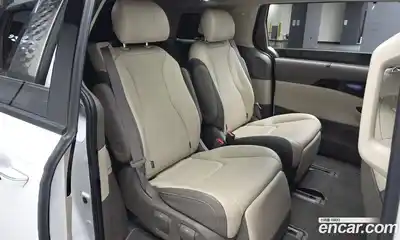 Kia Canival 2023 2.2 Автомат в Москве № 121585, миниатюра 2