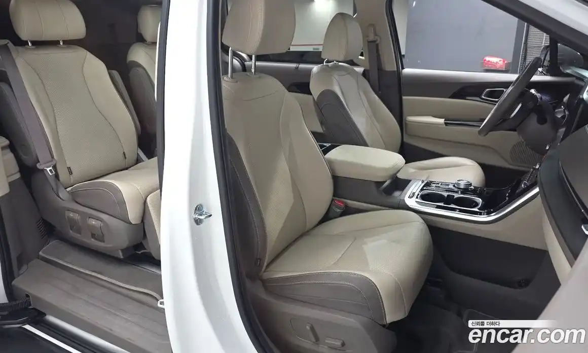 Kia Canival 2023 2.2 Автомат в Москве № 121585, фото 6