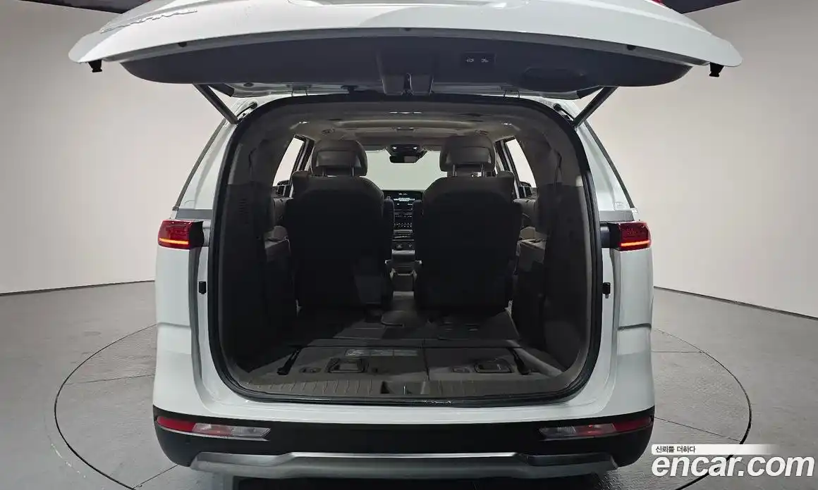 Kia Canival 2023 2.2 Автомат в Москве № 121585, фото 9