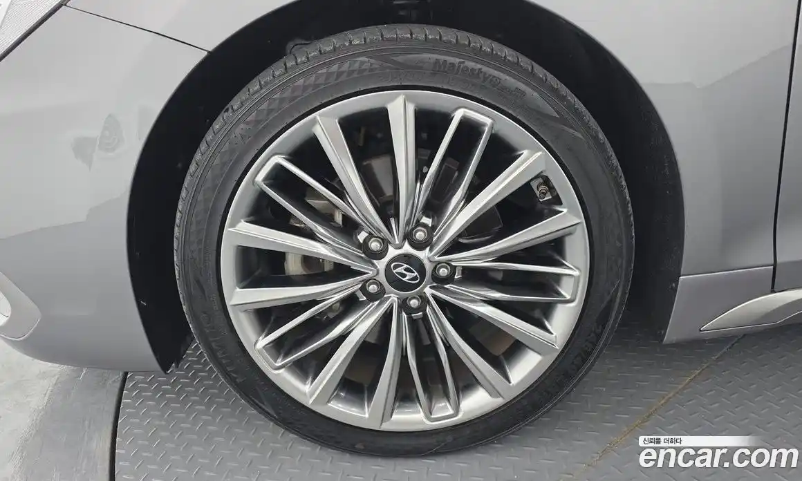 Hyundai Grandeur 2018 3.0 Автомат в Москве № 123642, фото 7