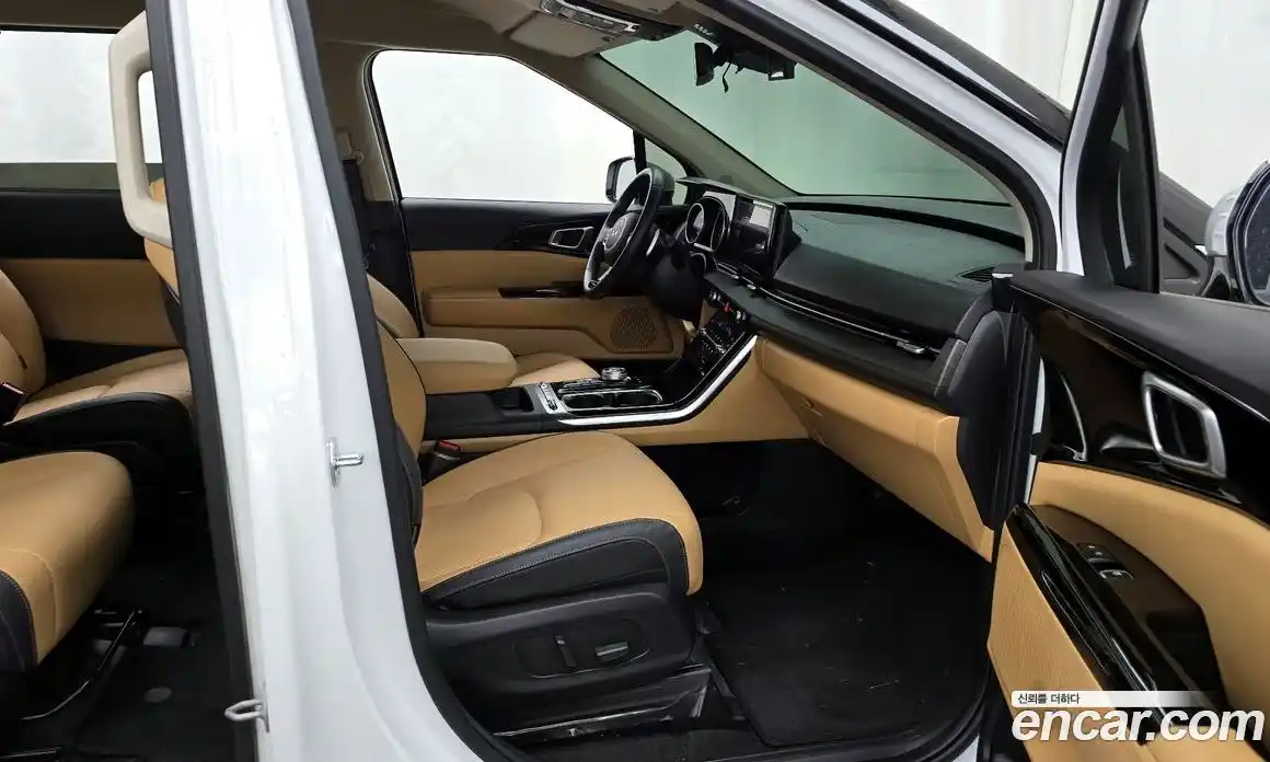 Kia Canival 2023 3.5 Автомат в Москве № 124242, фото 6