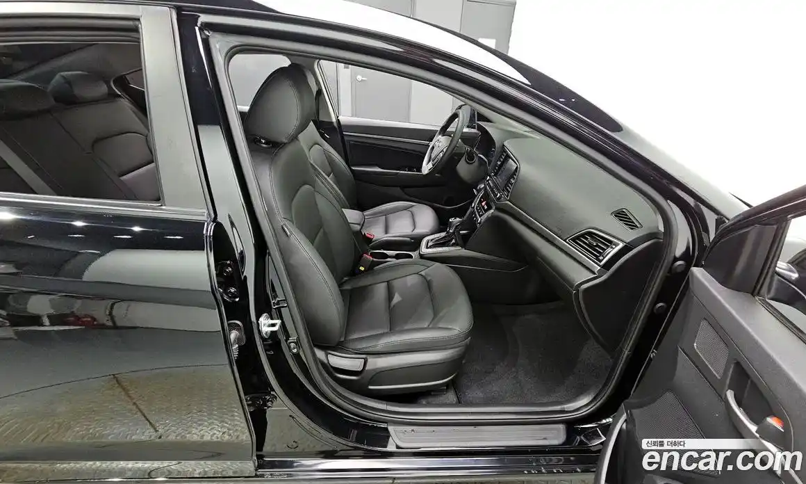 Hyundai Avante 2018 1.6 Автомат в Москве № 125811, фото 11