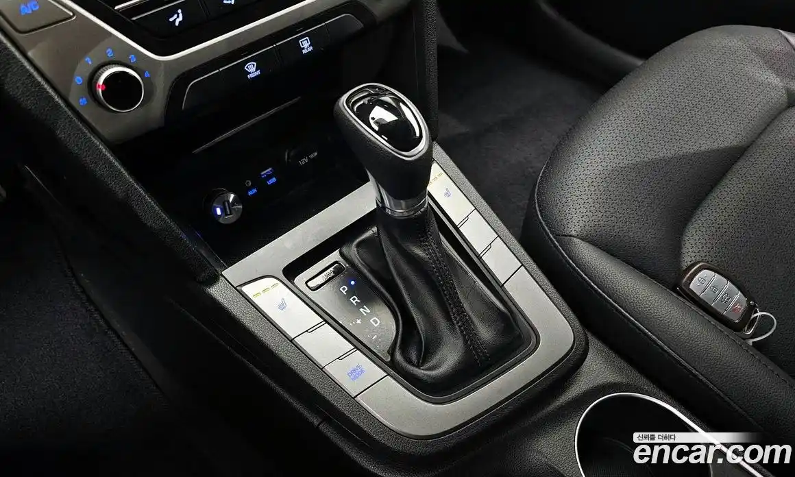 Hyundai Avante 2018 1.6 Автомат в Москве № 125811, фото 16