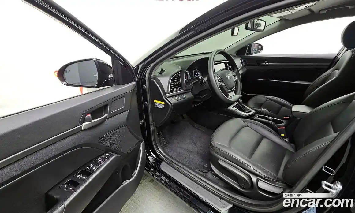 Hyundai Avante 2018 1.6 Автомат в Москве № 125811, фото 18