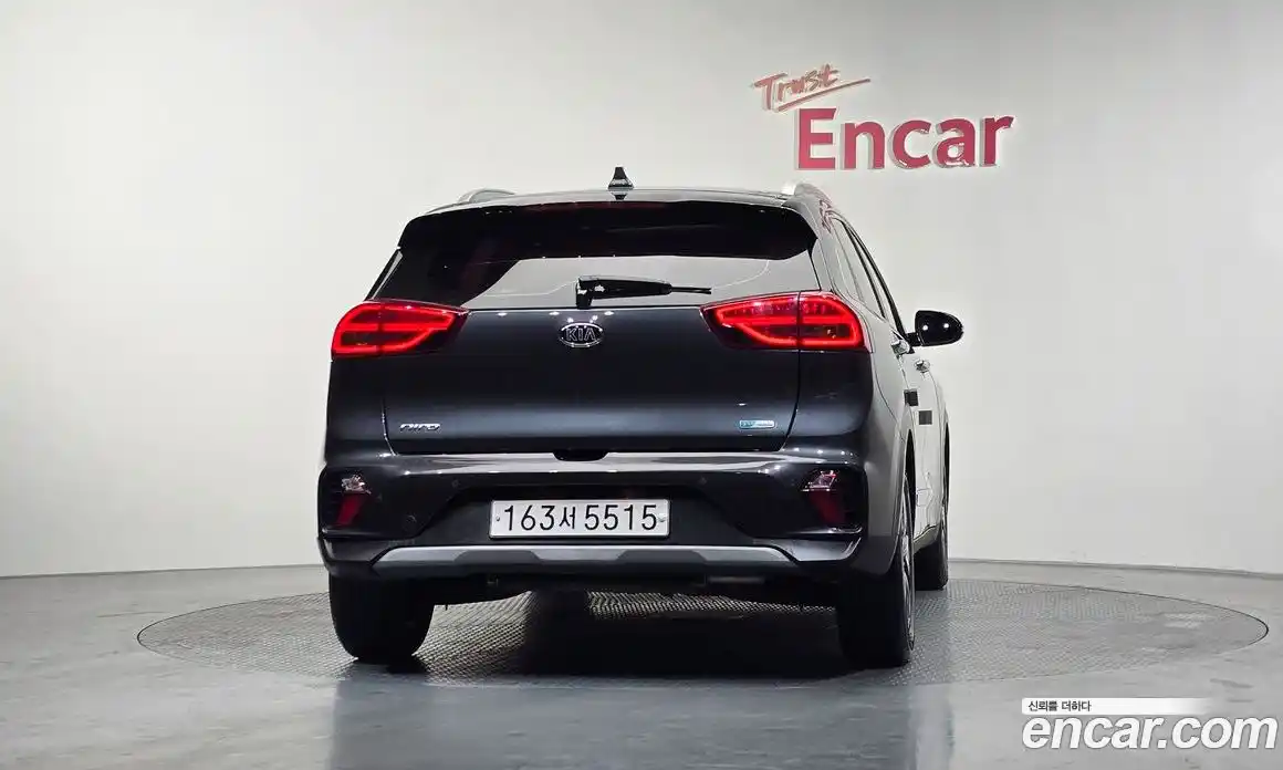 Kia Niro 2021 1.6 Автомат в Москве № 132658, фото 20