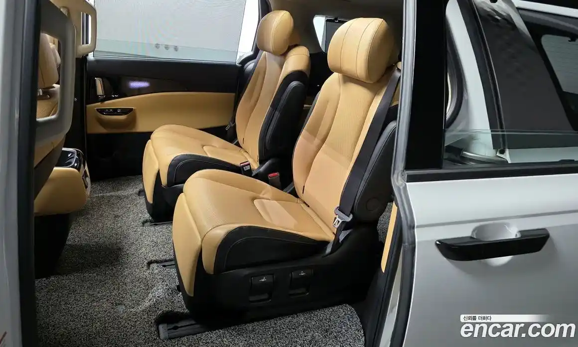 Kia Canival 2023 3.5 Автомат в Москве № 134161, фото 15