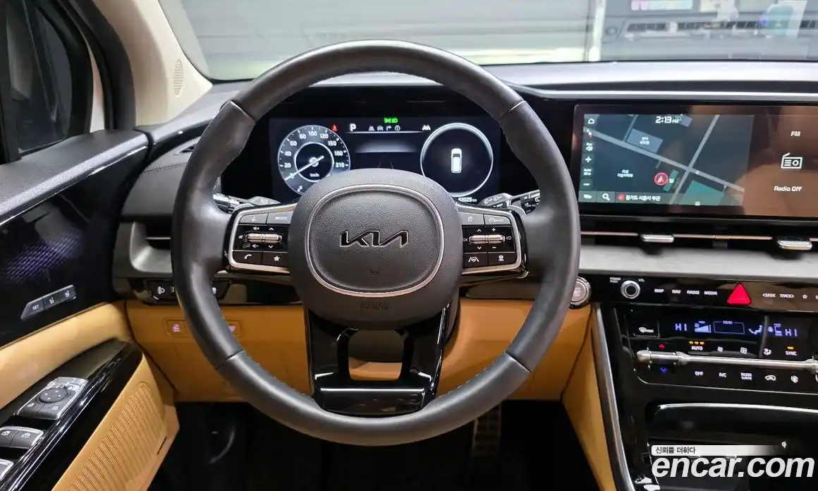 Kia Canival 2023 3.5 Автомат в Москве № 134161, фото 17