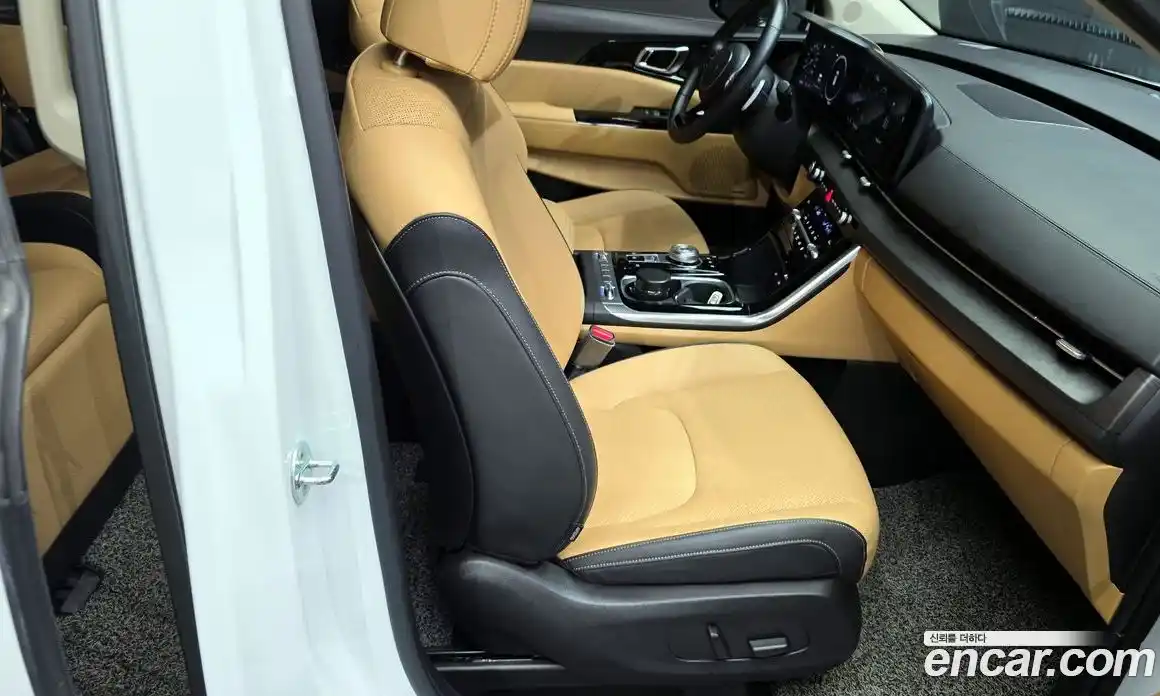 Kia Canival 2023 3.5 Автомат в Москве № 134161, фото 18