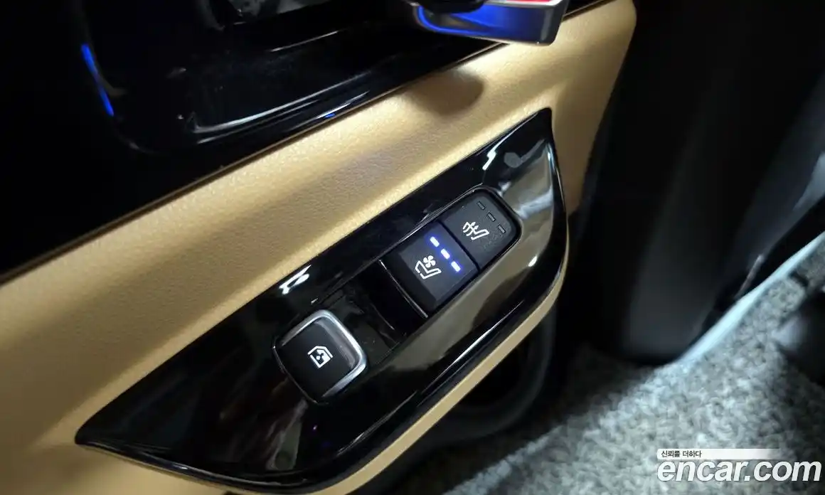 Kia Canival 2023 3.5 Автомат в Москве № 134161, фото 7