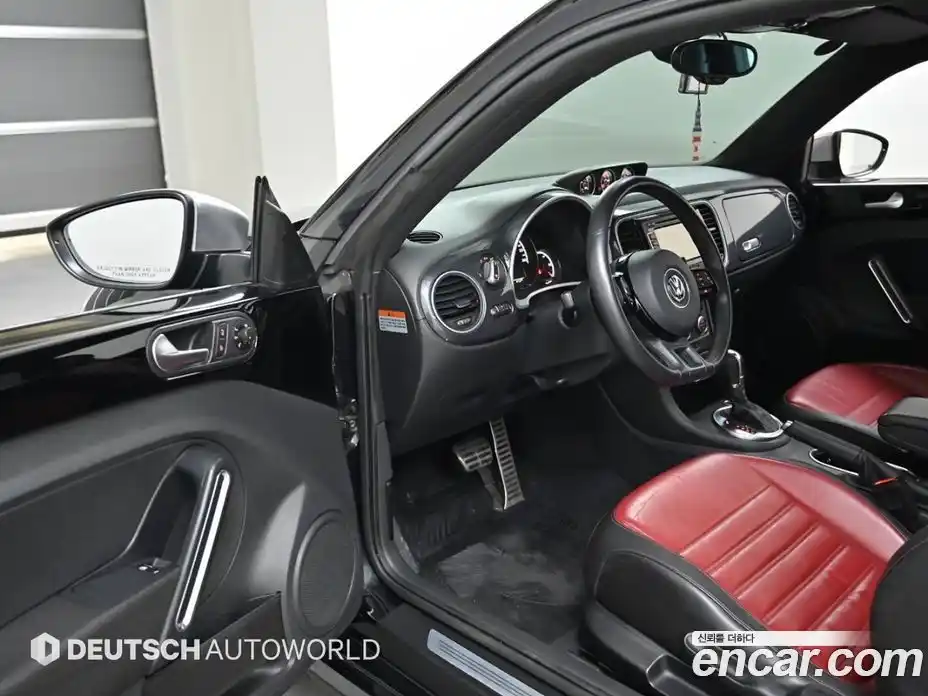 Volkswagen Beatle 2014 2.0 Автомат в Москве № 147065, фото 11
