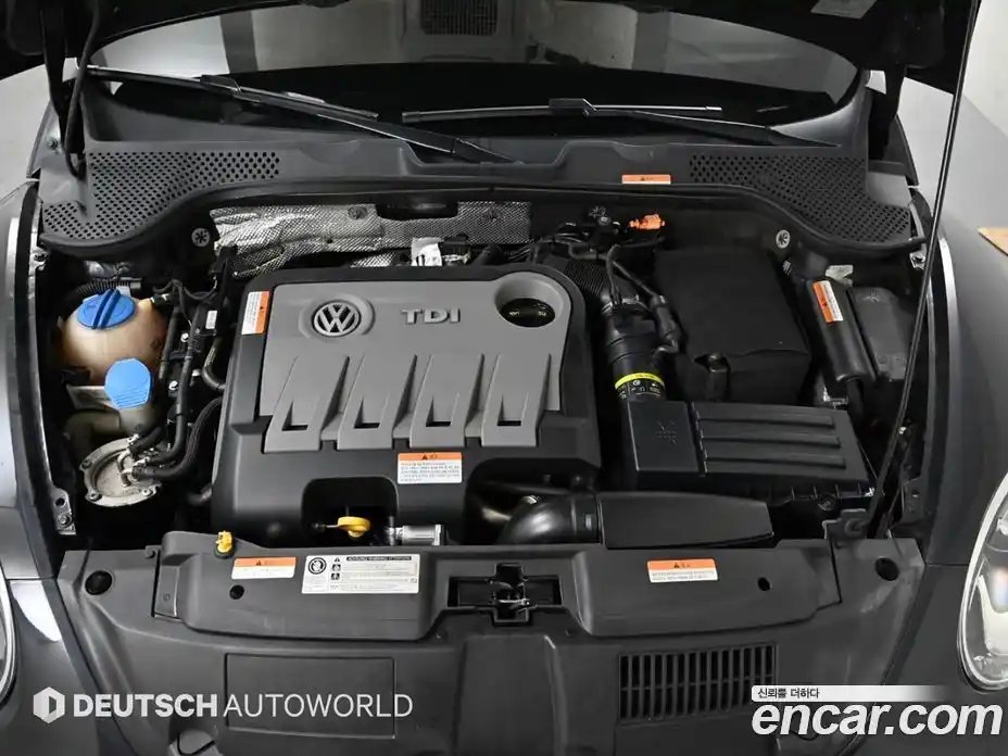 Volkswagen Beatle 2014 2.0 Автомат в Москве № 147065, фото 6