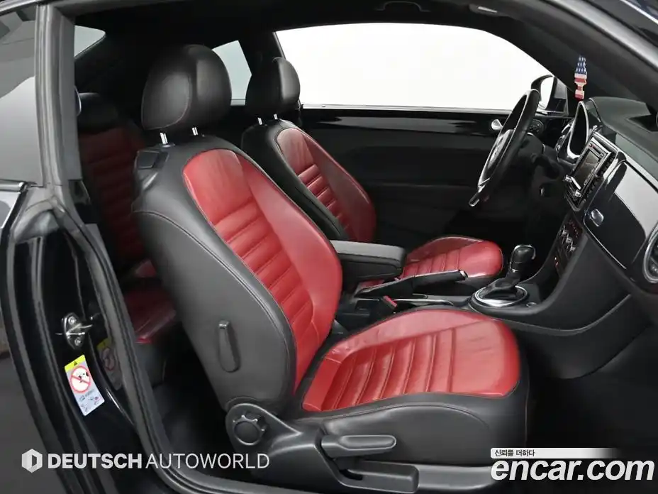 Volkswagen Beatle 2014 2.0 Автомат в Москве № 147065, фото 10