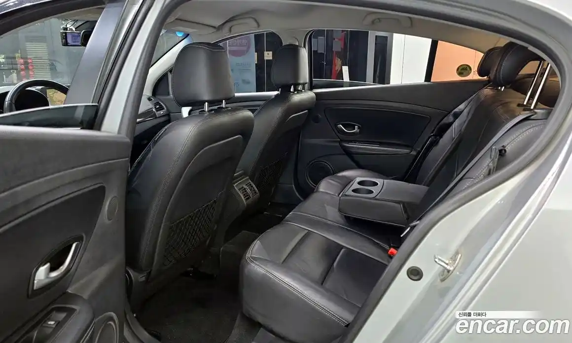 Renault SM3 2011 2.0 Автомат в Москве № 149443, фото 13