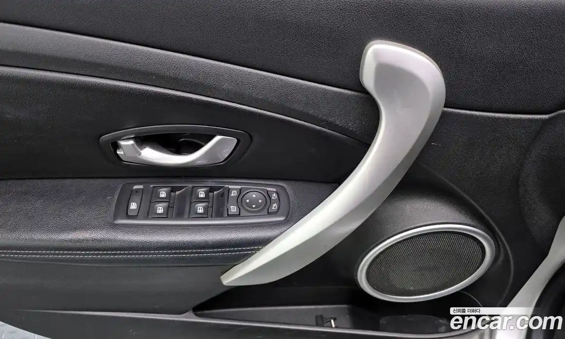 Renault SM3 2011 2.0 Автомат в Москве № 149443, фото 18