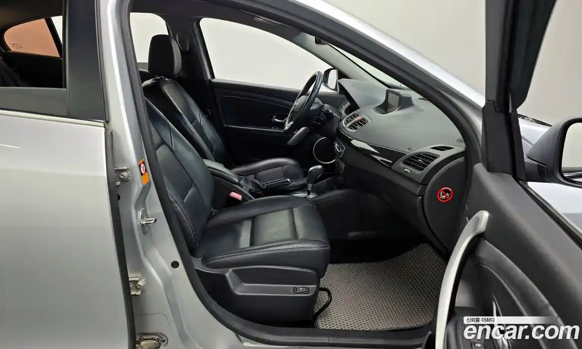 Renault SM3 2011 2.0 Автомат в Москве № 149443, фото 10