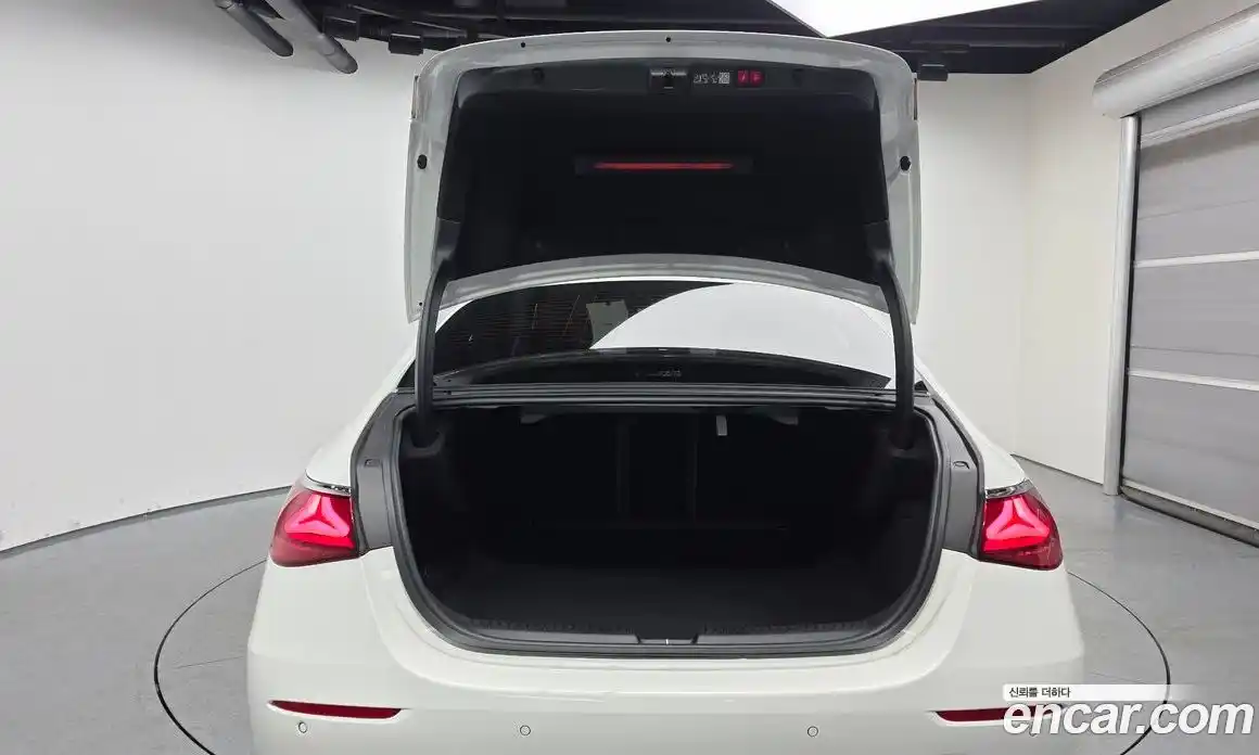 Mercedes-Benz E-Class 2024 2.0 Автомат в Москве № 160127, фото 15