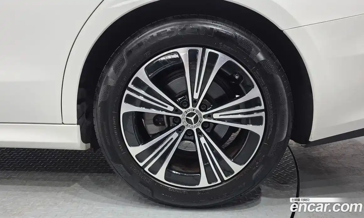 Mercedes-Benz E-Class 2024 2.0 Автомат в Москве № 160127, фото 5