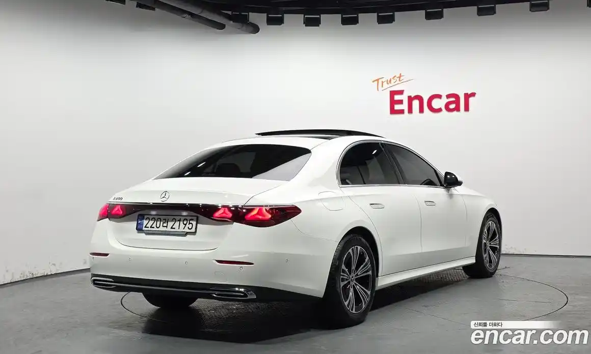 Mercedes-Benz E-Class 2024 2.0 Автомат в Москве № 160127, фото 10