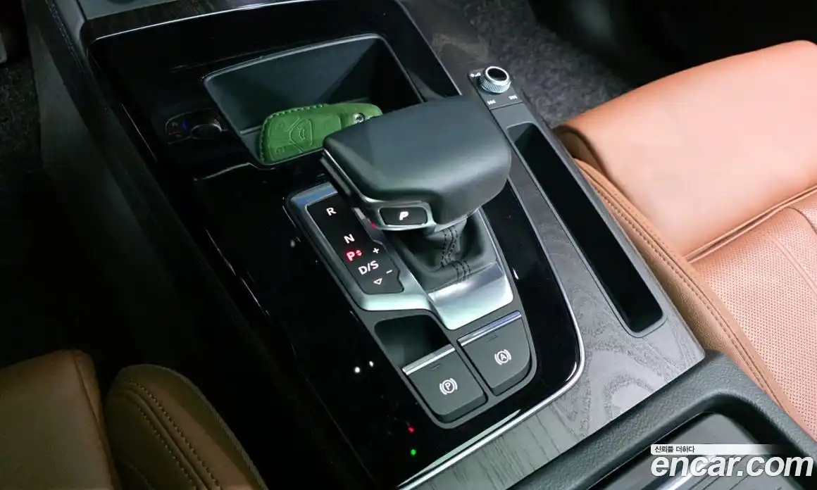 Audi Q5 2023 2.0 Автомат в Москве № 162486, фото 1