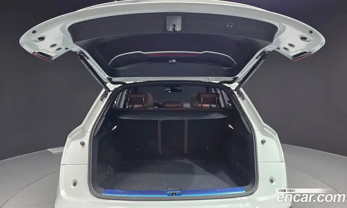 Audi Q5 2023 2.0 Автомат в Москве № 162486, фото 4