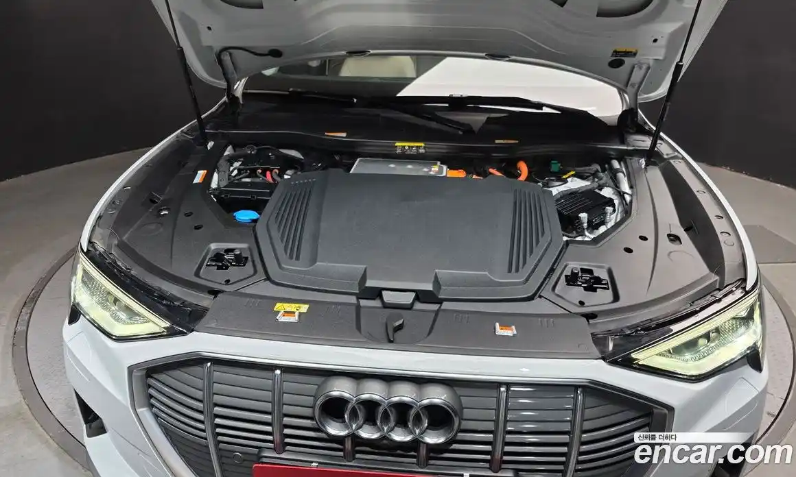 Audi e-tron 2022 0.2 Автомат в Москве № 163187, фото 14