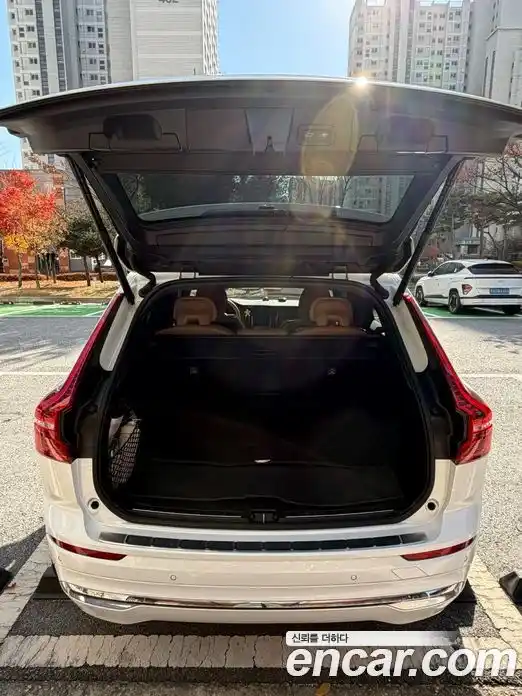 Volvo XC60 2024 2.0 Автомат в Москве № 164743, фото 12